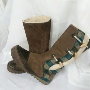 Sorel women's boots size 7       (W1P)